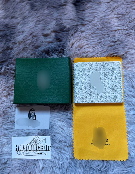 WHITE YARD WALLET