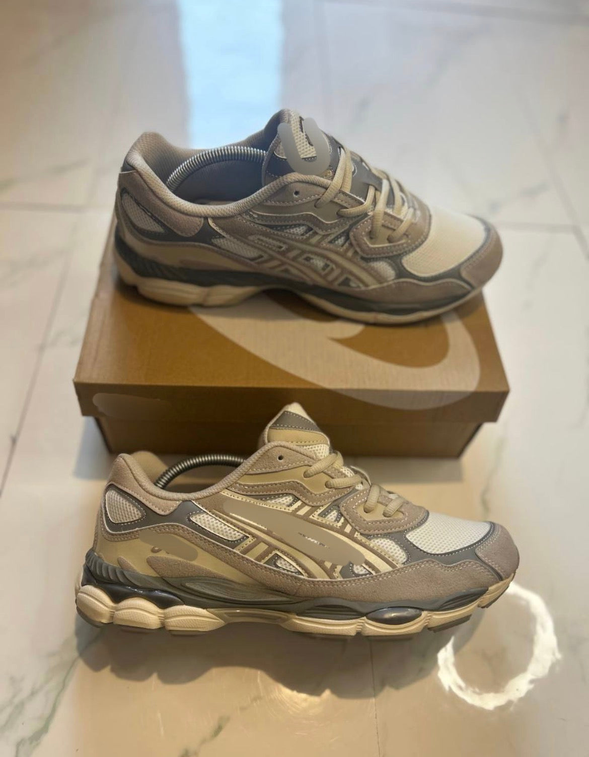 BEIGE GREY ASIKS
